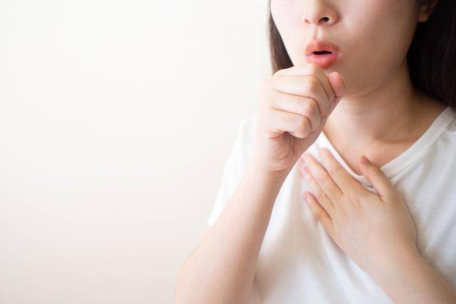 喉咙干痒怎么办？