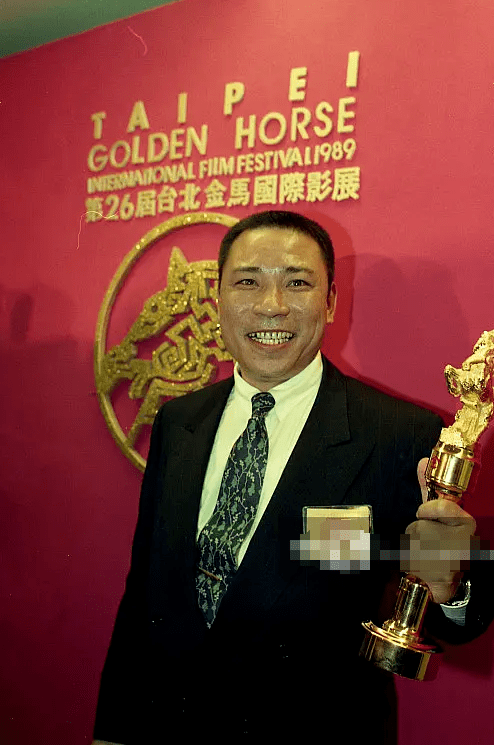 《悲情城市》,饰演了林文雄一角,凭借这个角色陈松勇获得了台湾地区第