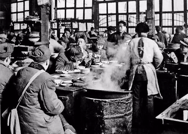 图话历史:50年代百姓生活，看到的是另个世界_黑龙江