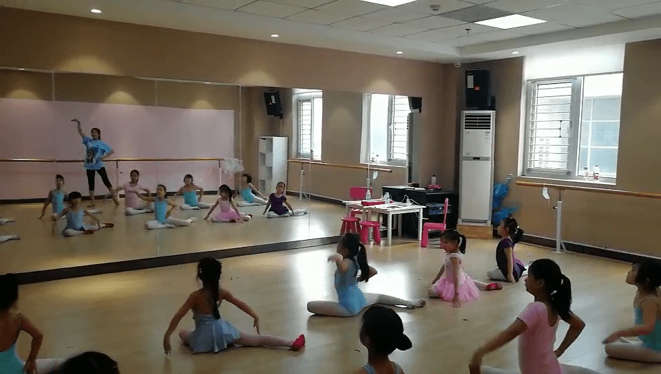 鹅鹅鹅腿的柔韧练习中国舞考级教学视频