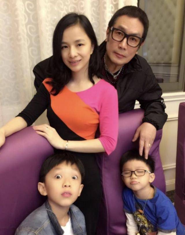 69岁刘永公开致歉前妻黎燕珊悔不当初老来再离婚独自照顾两幼子