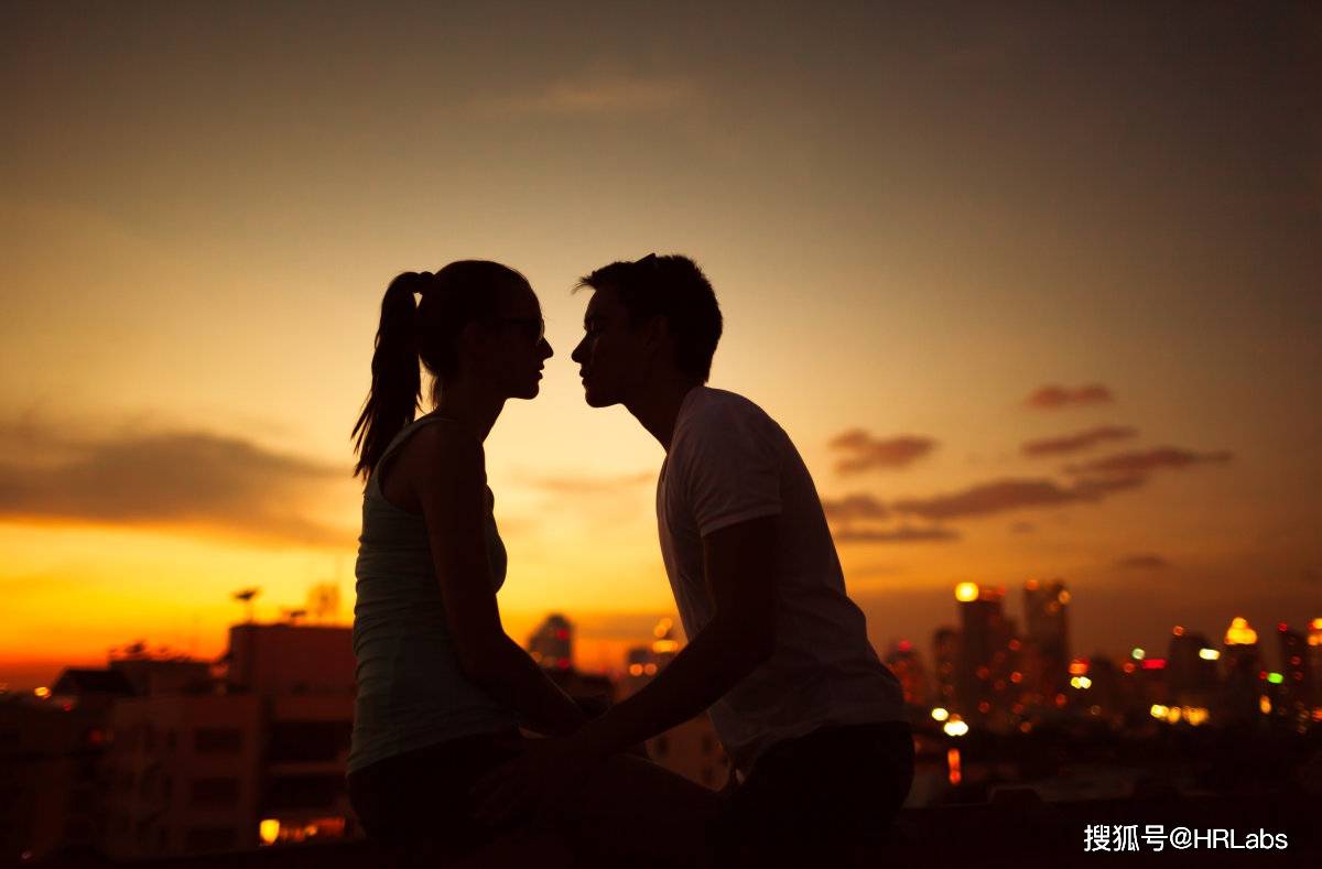 芝麻背调百科员工与同事有不正当男女关系公司能否解除劳动合同