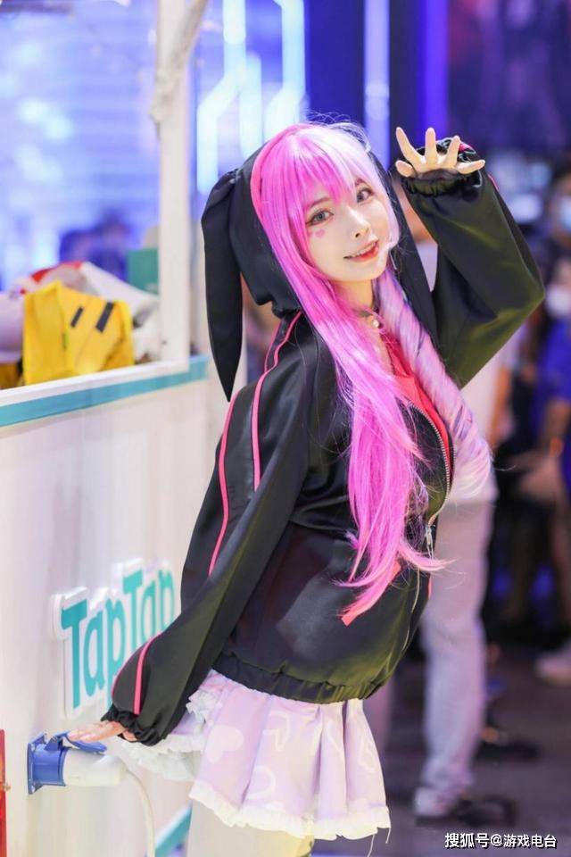 chinajoy2020最强cos告诉你口罩不过是累赘_姐姐