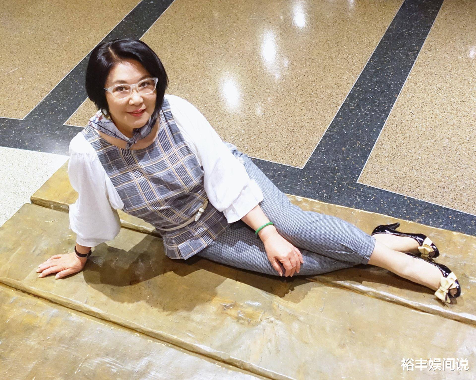 70岁李司棋晒少女旧照!不施粉黛却很清纯,网友:不愧是香港公主_婚姻