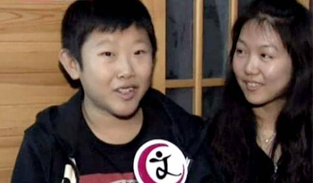 都会在侯祥身上发生,就连结婚之后和妻子逛街都被路人误会老婆成"妈"