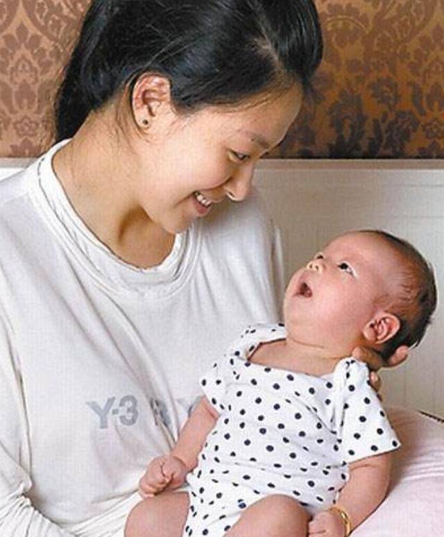 还记得赛西施沈傲君吗17年后容貌大变给儿子取妻子名