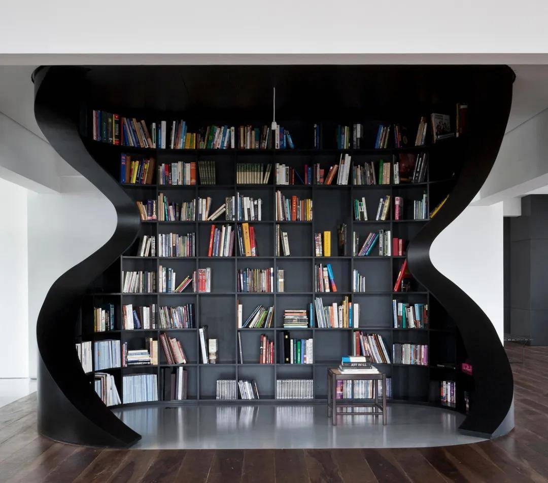 装修时可以直接参考的 60 个创新书架设计