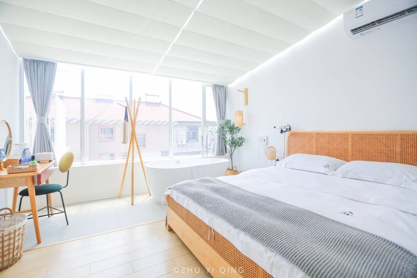 原创上海郊区的乡村小楼成ins风民宿就在迪士尼旁房子外还有滑梯