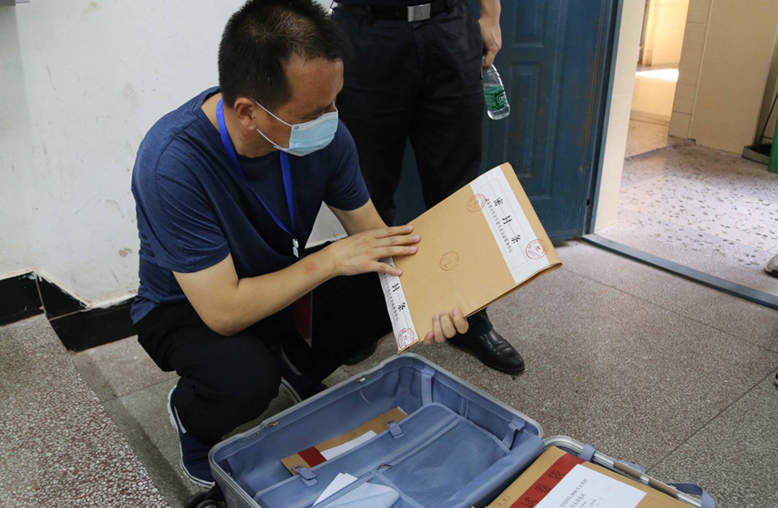 湘潭市第一人民医院招聘考试管理如同"高考"