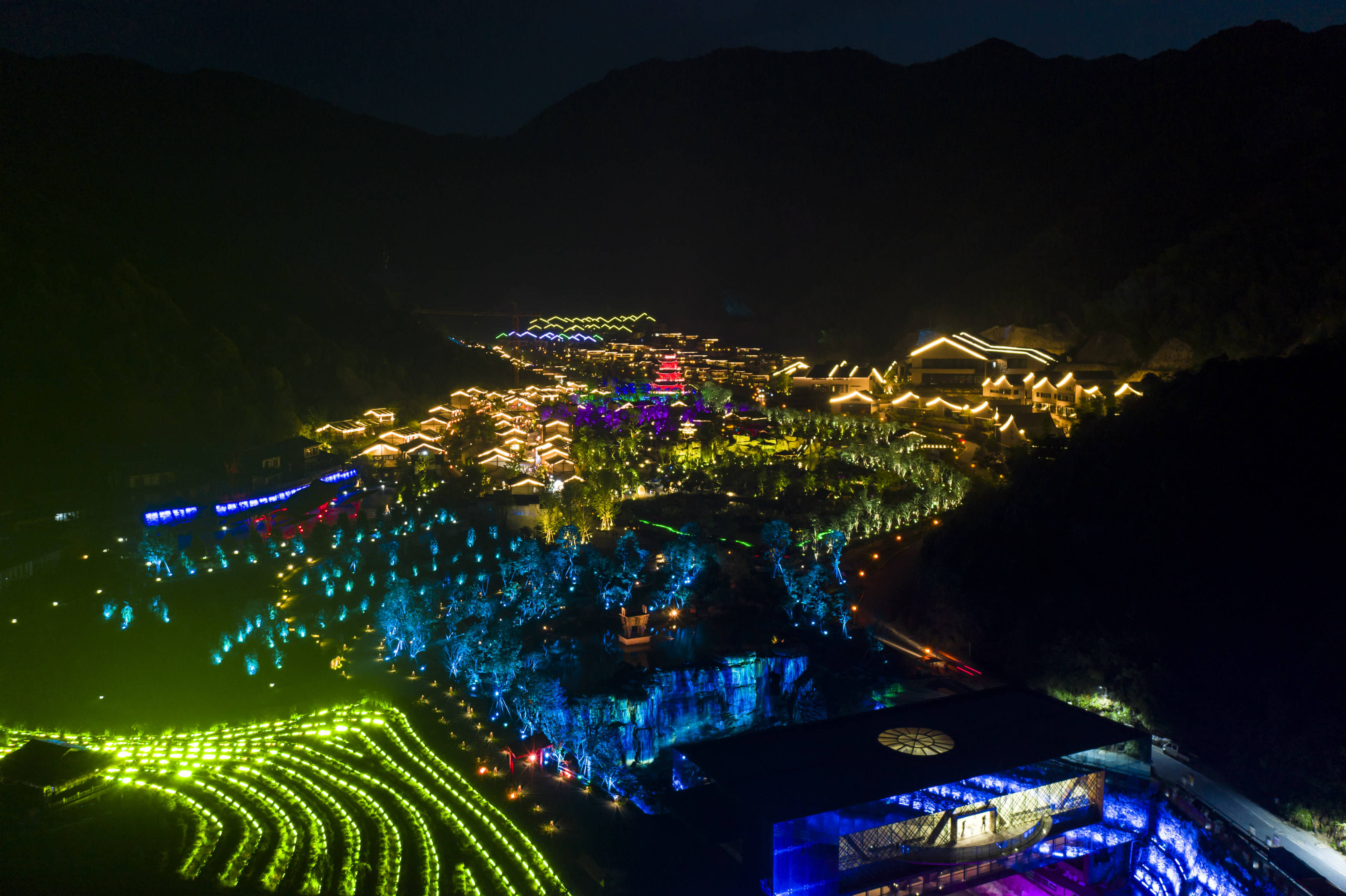 跟着范丞丞贾玲硬糖少女打卡葛仙村同款神仙旅游路线