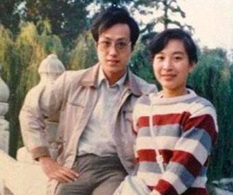 据知情人士透露,罗金的妻子刘继红当年独自带孩子,又没有工作,非常不