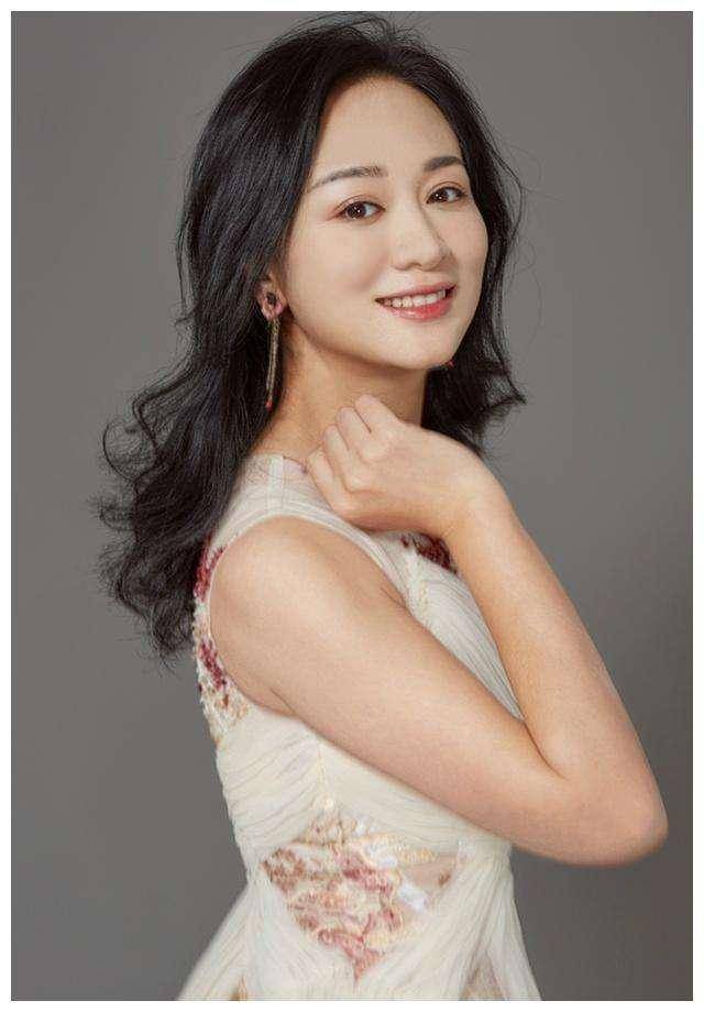 原创昌平公主涓子黄磊第一届学生已婚圈外人今44岁现状如何