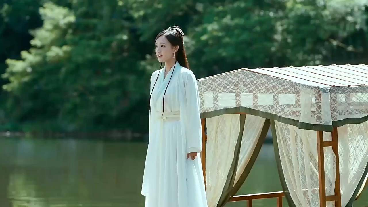 古装剧中白衣造型的女子,古力娜扎可爱,刘诗诗不食人间烟火!_青丘狐