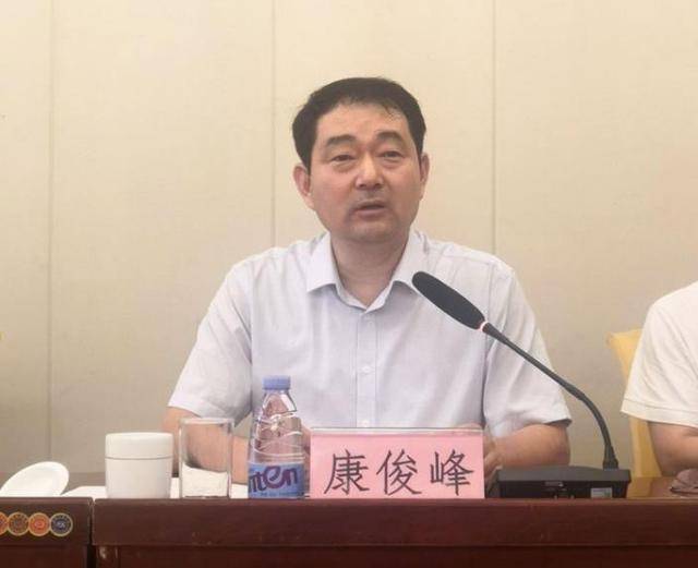 省工信厅消费品(盐业)处副处长康俊峰对山东省出台的加强食盐专营管理