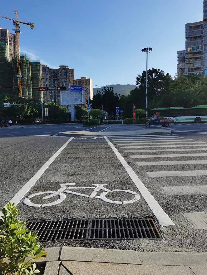 厦门首个!过马路也要"人车分流"