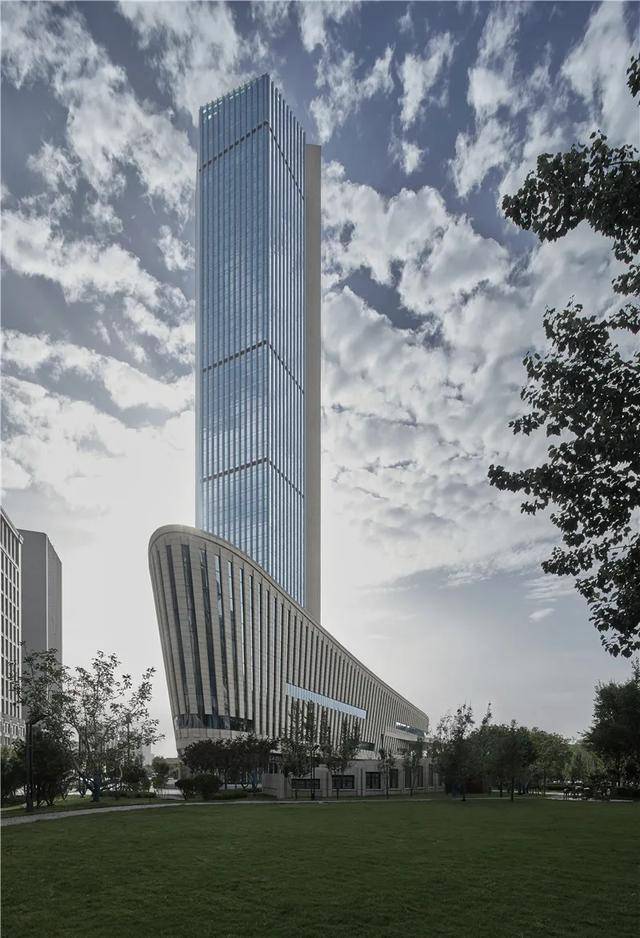 银川新地标——宁夏亘元万豪大厦,设计取意"腾龙飞天"