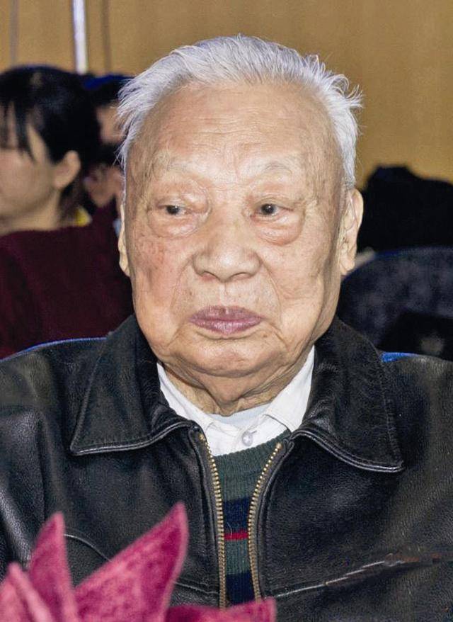 原创百岁将军贾若瑜抗日战场上的指挥天才