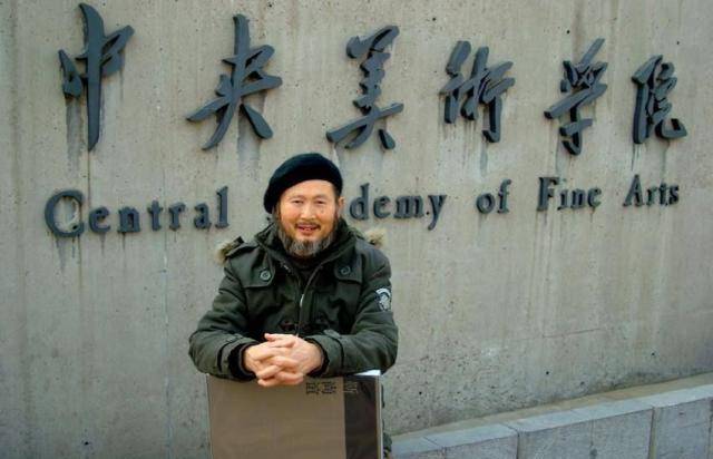 《海上女神》《南海观音》《海神妈祖》等系列油画,在绘画上取得了