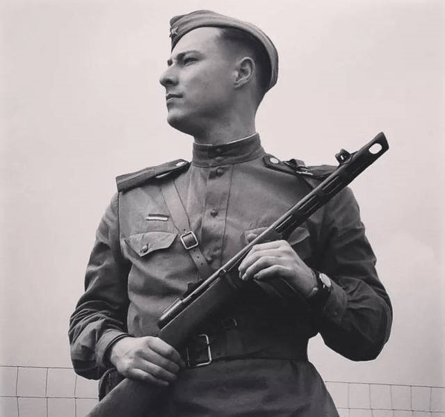 摘要:ppsh-41(意为什帕金1941型冲锋枪),俗称"波波沙",是苏联在二战