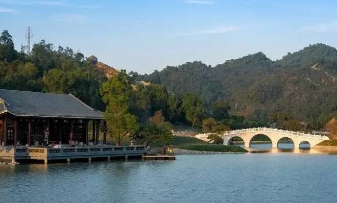 香山湖公園尖峰山森林公園重大產業在服務好格力電器等本地龍頭企業的