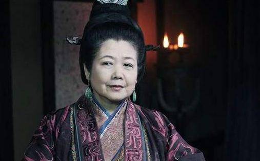 李文玲自拍完《四世同堂》后就留在了北京电视艺术中心工作.