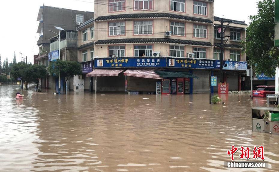 四川雅安暴雨引發洪水 緊急轉移36000餘人