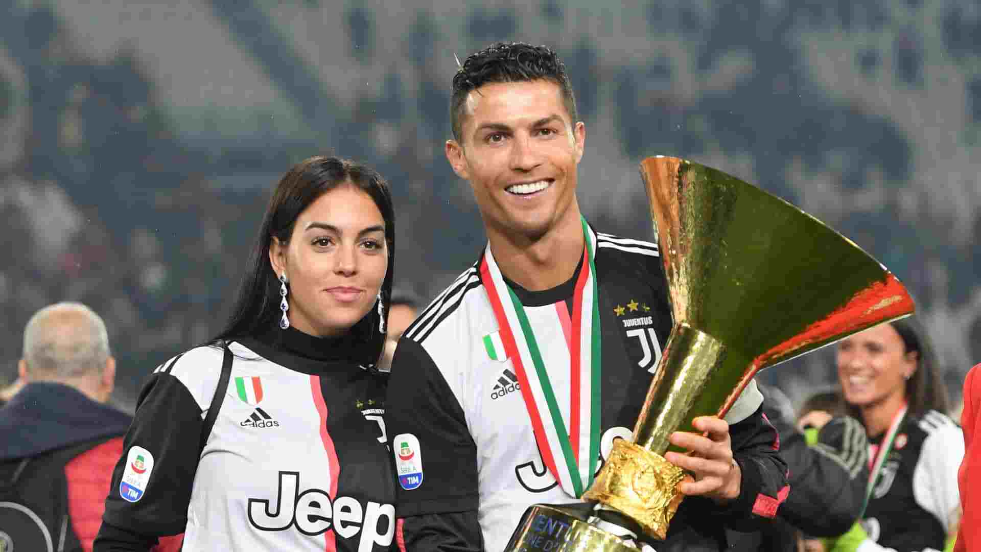 原创和c罗在百万游艇度假乔治娜不忘操持家务我还要洗好多衣服呢