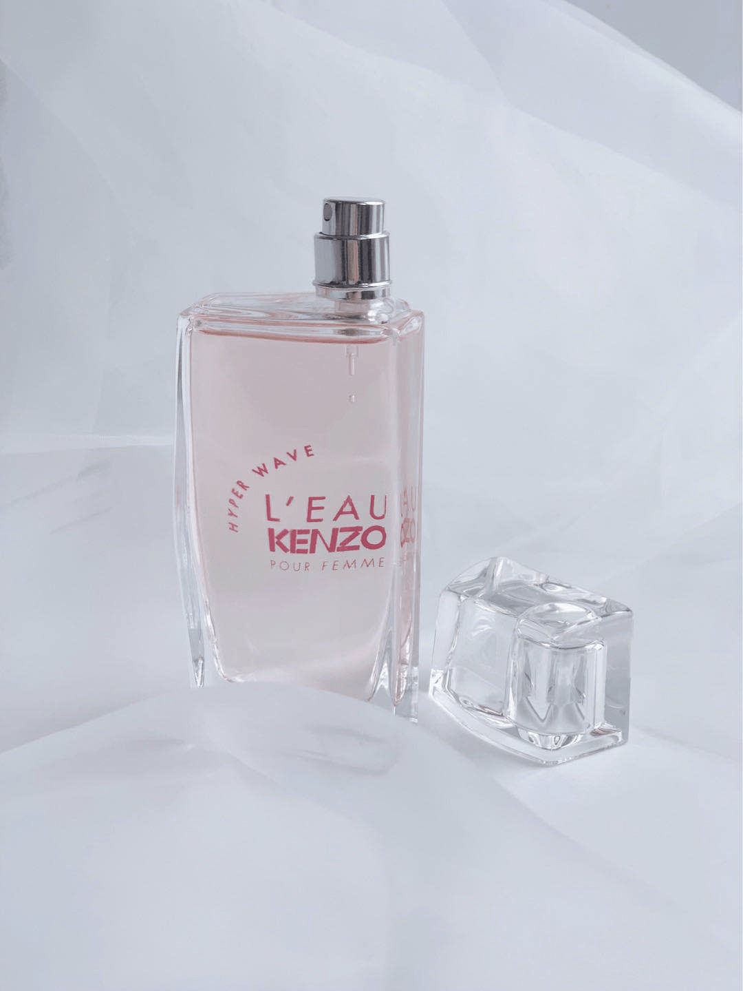 捕捉清新热辣的夏日气息:彷佛置身户外,感受空气动感明亮的氛围_香水