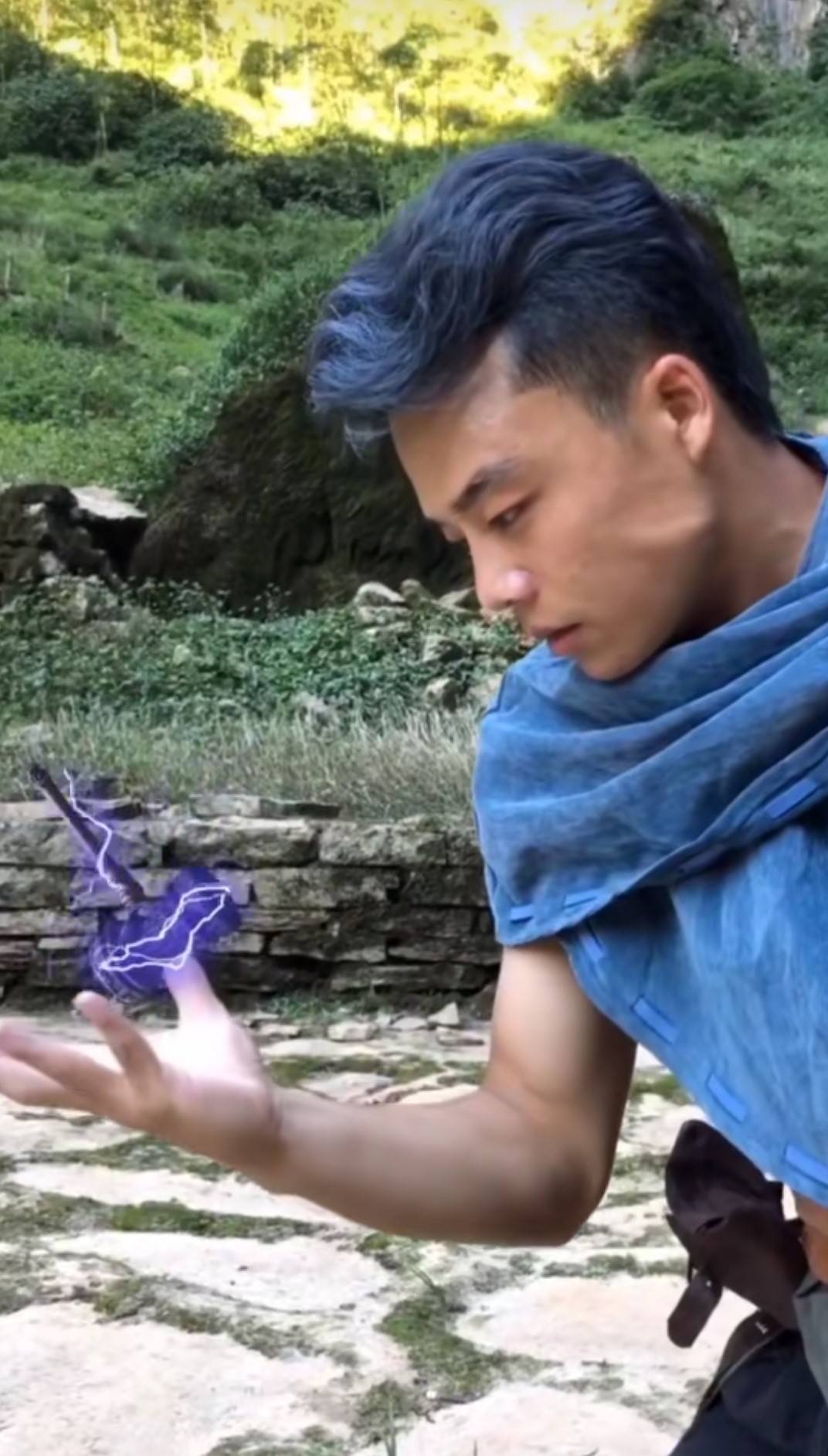 斗罗大陆:粉丝自制真人版昊天锤特效,大小控制自如,挺不错的_手机搜狐