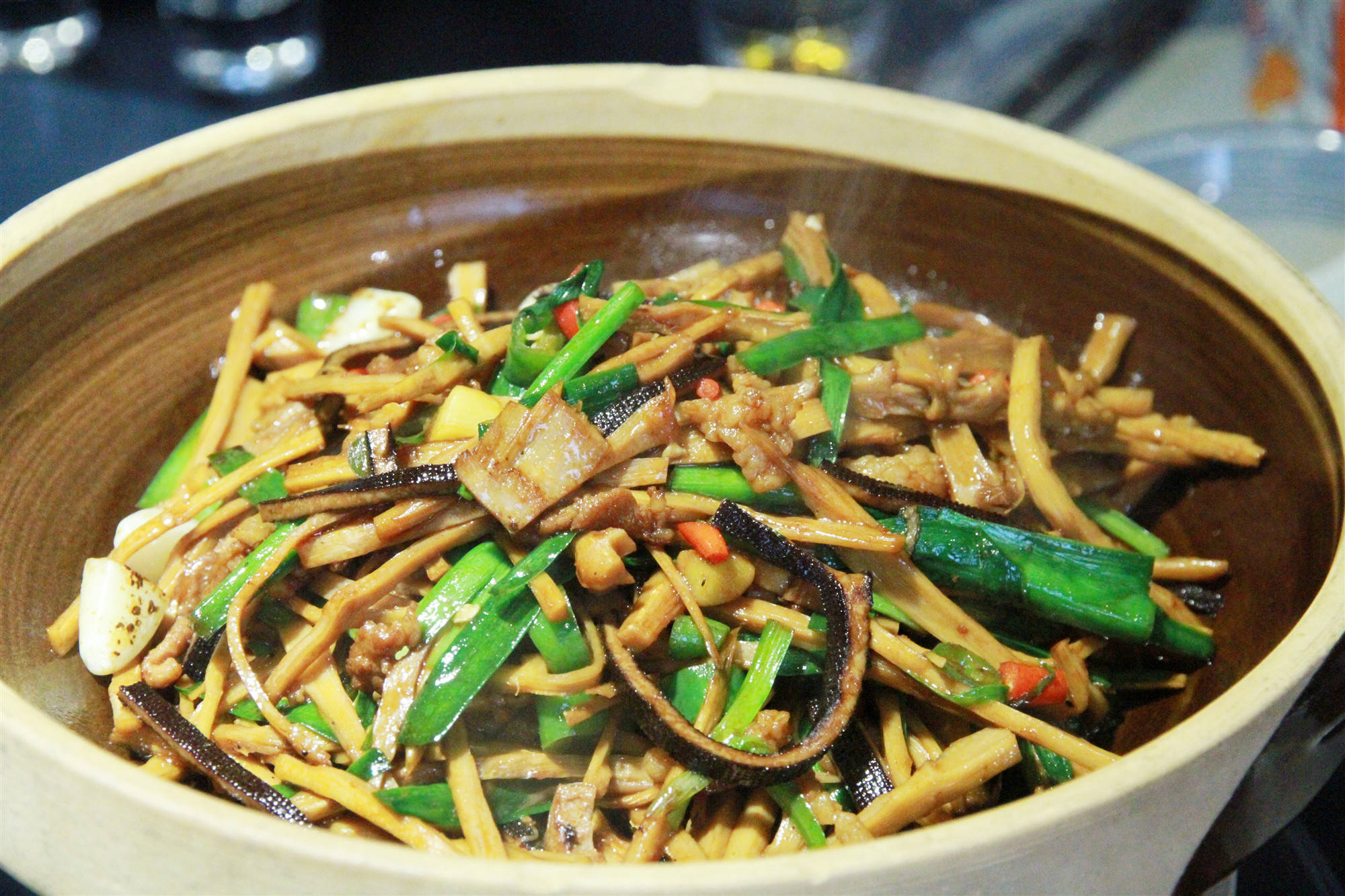 陕西女子第一次吃安徽菜,人均87元吃了14个大菜,你看值吗?