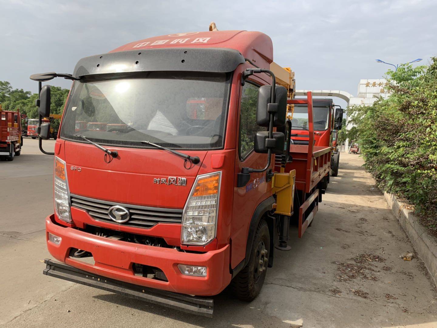 1/ 12 时风风驰1800随车吊: 4×2驱动时风风驰1800单排驾驶室,云内95