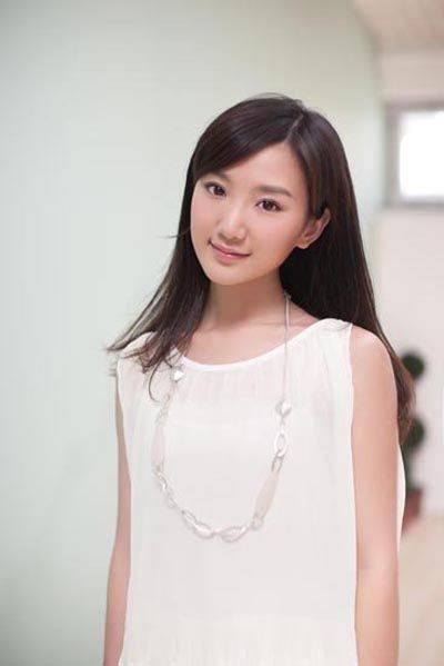1岁惨遭亲爹丢弃,如今拍戏身家过亿,亲爹闹上节目要5千万养老_毛晓彤
