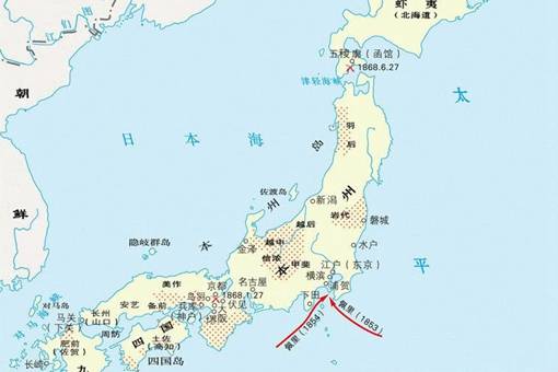 政治体制是非常落后的,天皇作为日本的君主却被架空上百年的时间,毫无