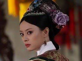 同样是愤怒的戏,热巴靠咬牙,杨颖靠瞪眼,而她光靠眼神就够了