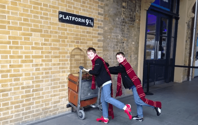 细扒《哈利波特》的设计,取景,再破10亿的经典大电影原来有迹可循!