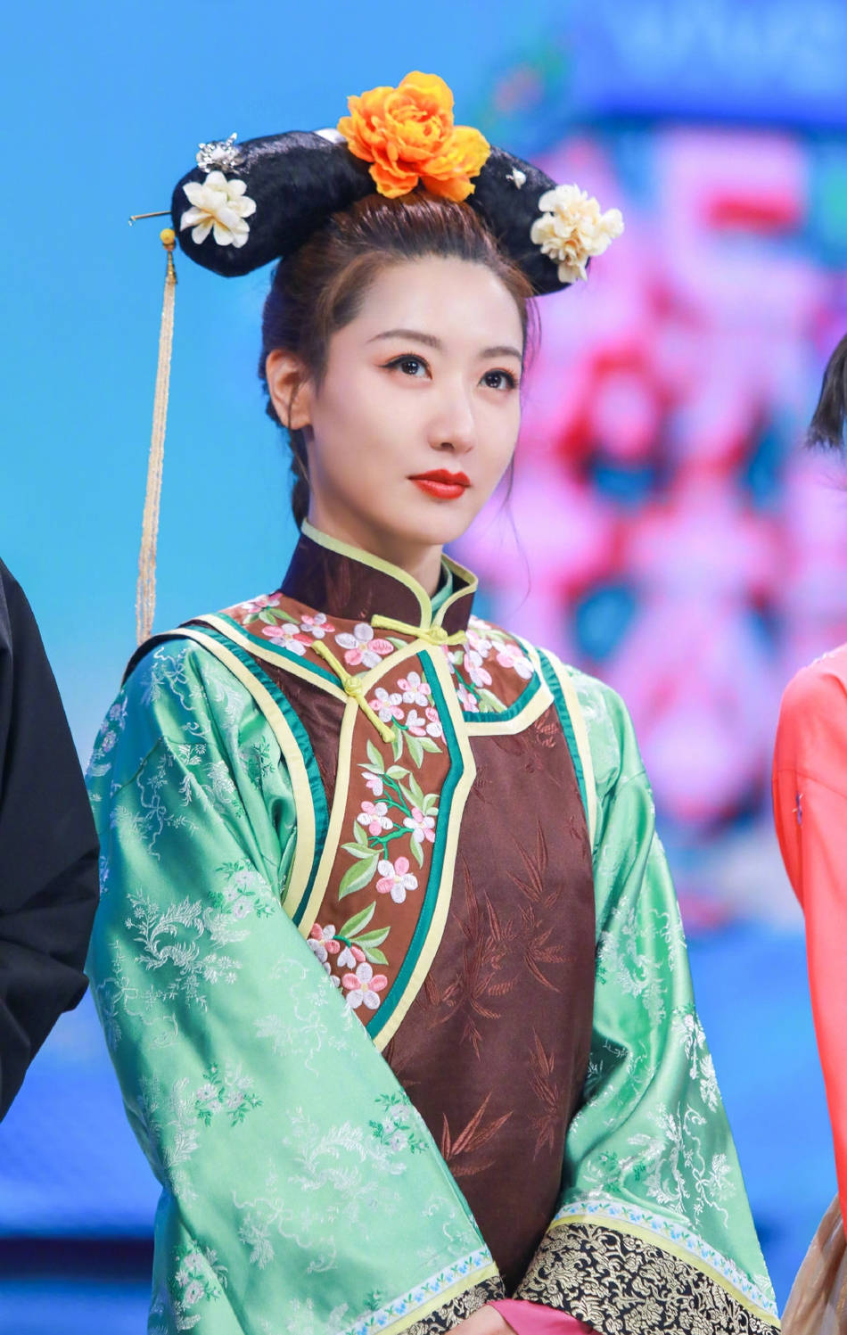 玉漱秒变容嬷嬷!白冰"奶凶"还原扎针名场面