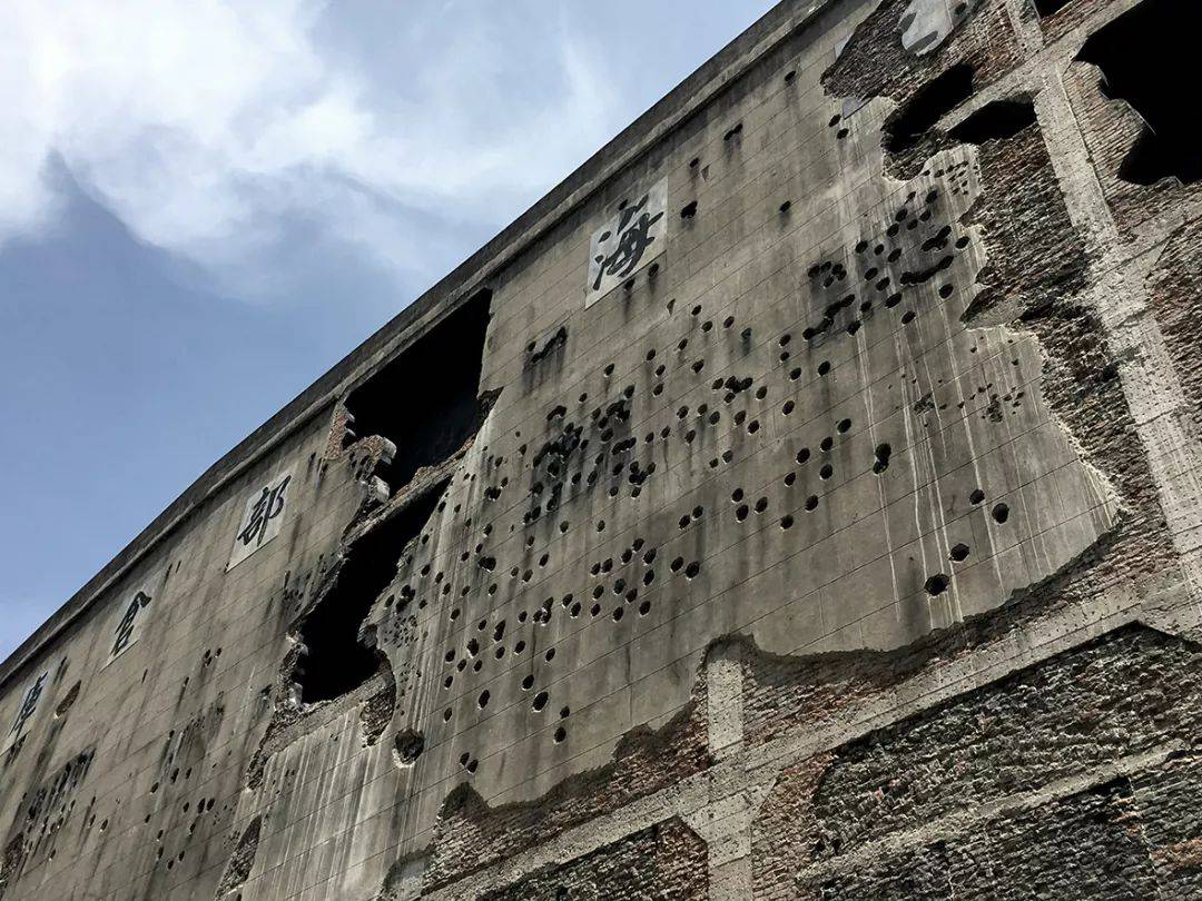 浅析八佰2天票房超5亿真实故事改编所以更震人心