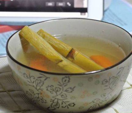 白茅根和此物搭配,血管畅通,抚平大肚腩,女性不想显老可试试