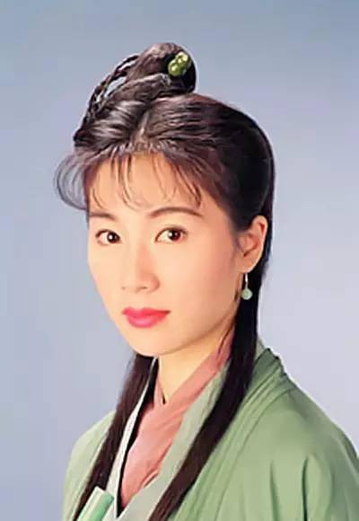 她不是饰演小龙女,和古天乐演绎的杨过站一起却像一对璧人_程英