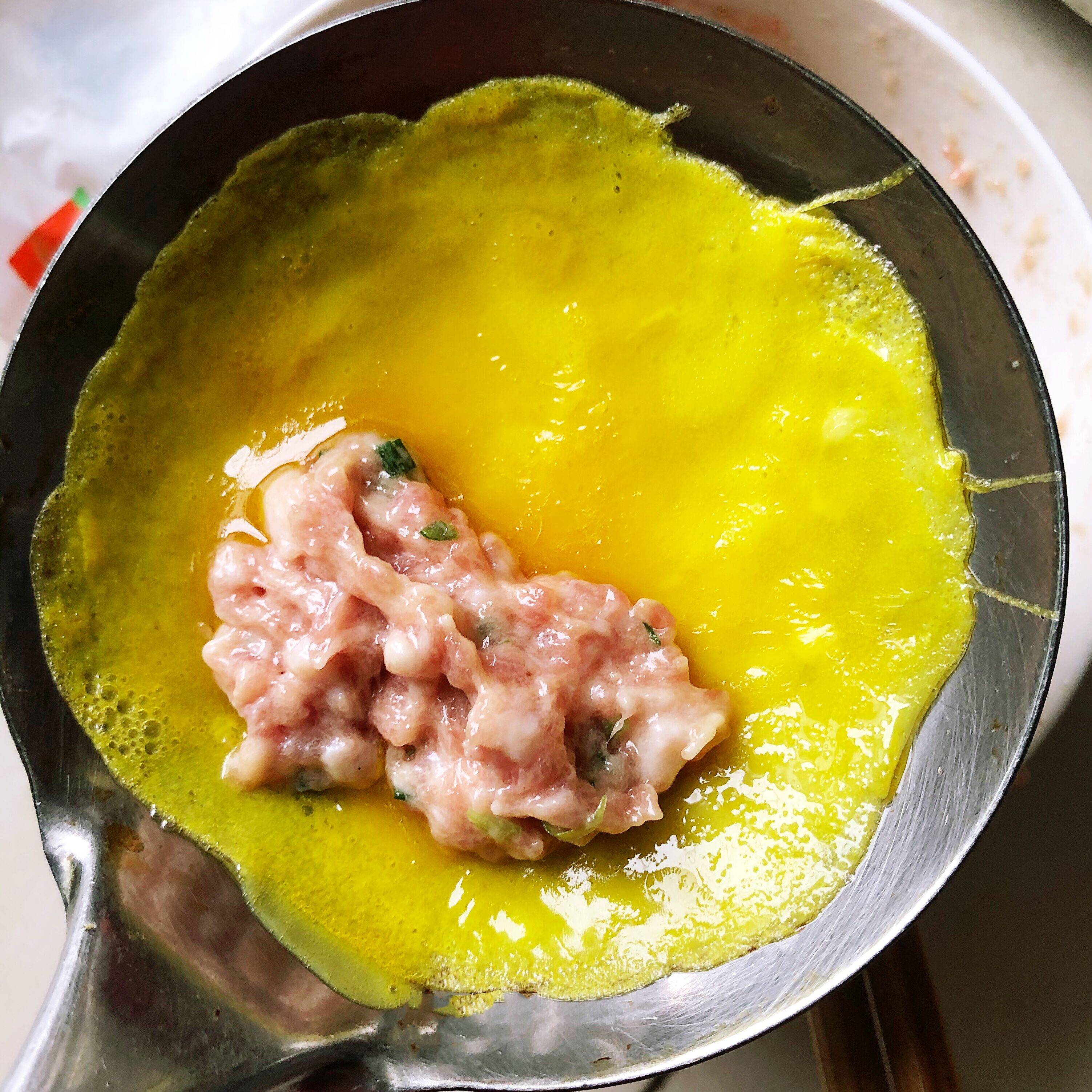 这是蛋饺的详细做法,做起来轻松又快速(附黄瓜蛋饺汤的做法)