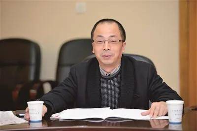 他是康奈集团副总裁在260亩杂草地上建厂房实现产值1亿多元