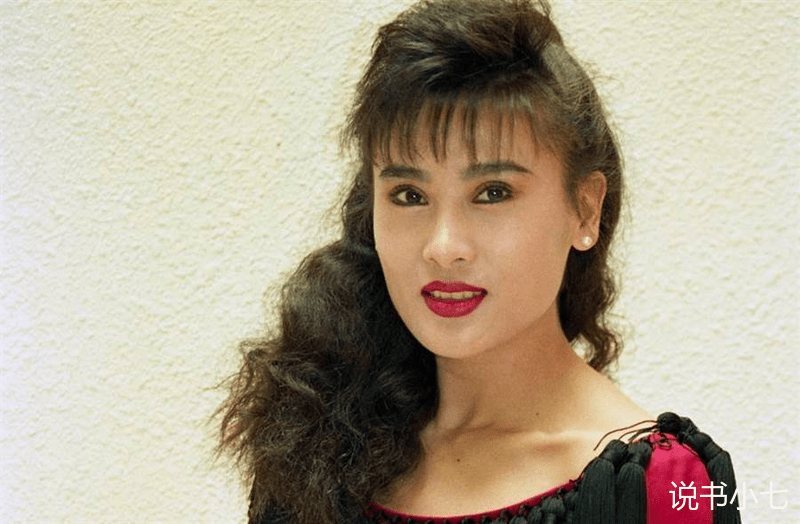 罗霈颖曾经有一个很要好的姐妹,也是女明星,名叫于枫.