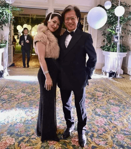 李文辉被称为"法拉利之父",身价高达8亿港币,结婚后,陈少霞为丈夫生下