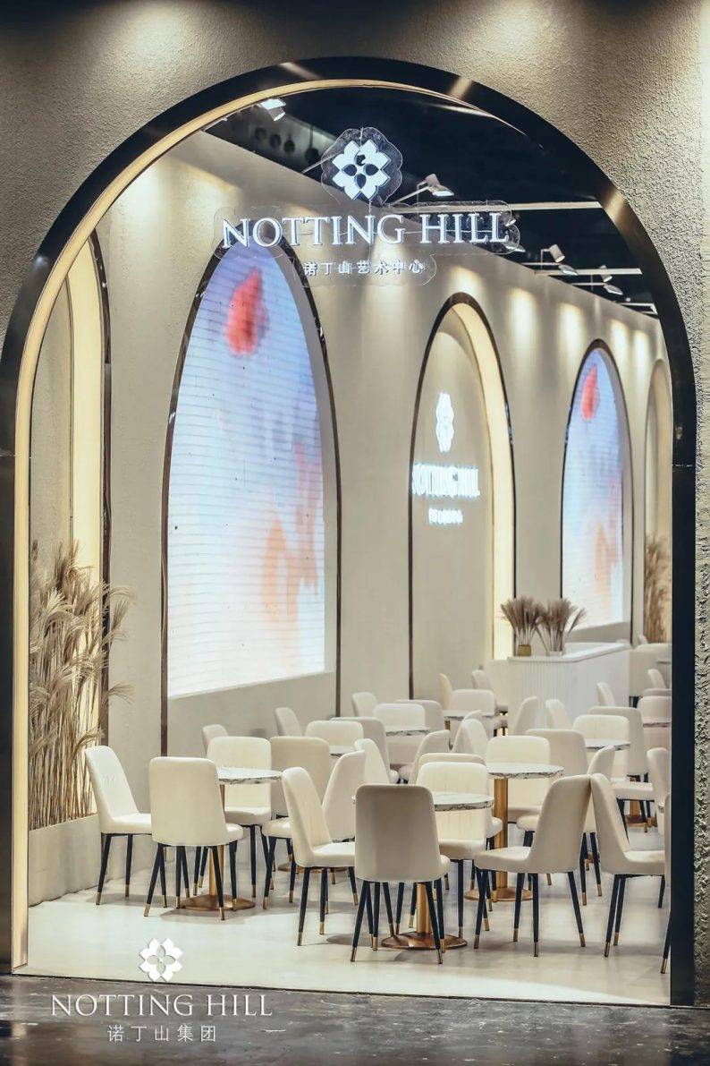 直击现场打卡婚博会上的网红展位