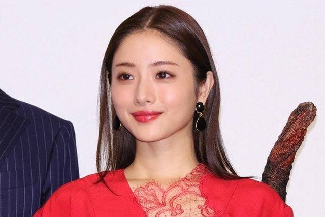 原創石原里美新劇開播,甜美妝容受追捧,掌握這4個重點比整容有用