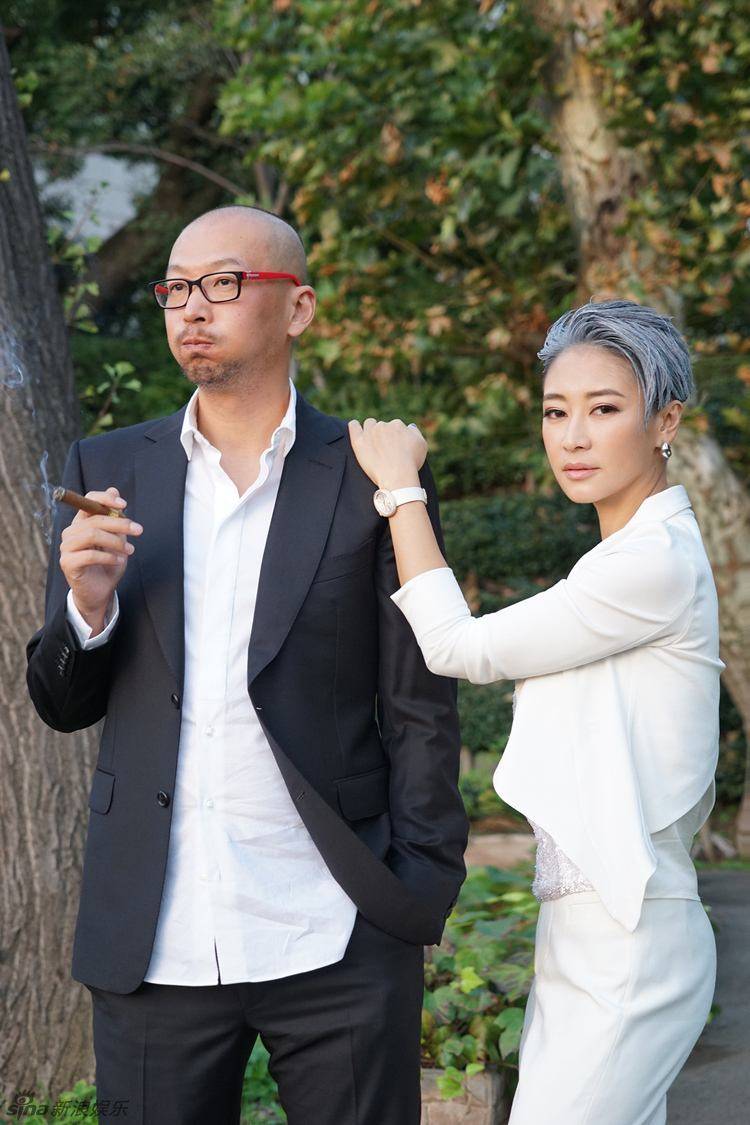 原创《八佰》火了!导演管虎和妻子梁静频繁登上了各大平台的首条