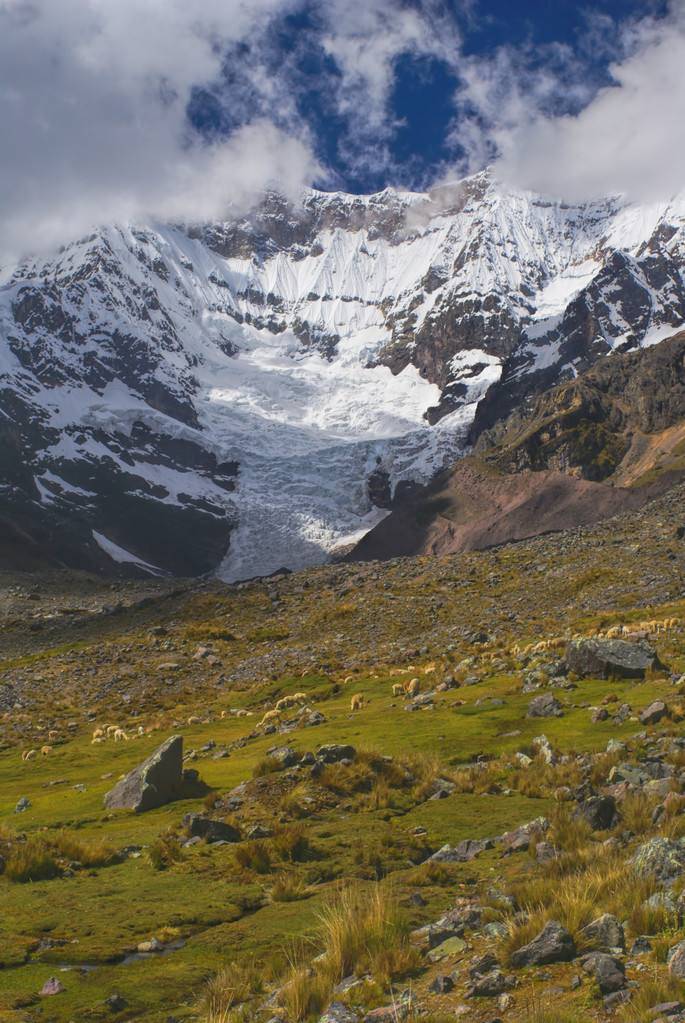 antis),属于科迪勒拉山系,也称安弟斯山脉或安蒂斯山脉,位于南美洲的