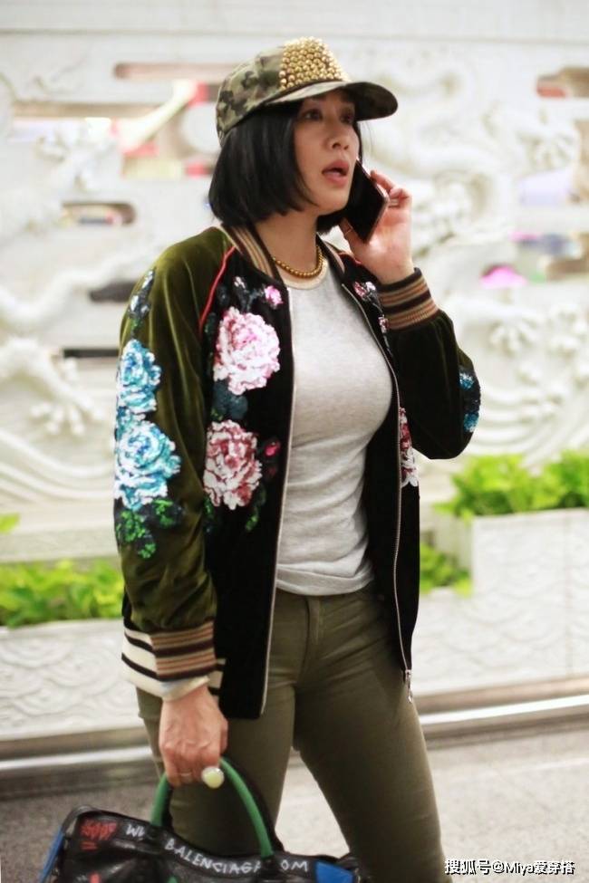 紧身裙搭热裤身材丰满,减肥前后判若两人_手机搜狐网