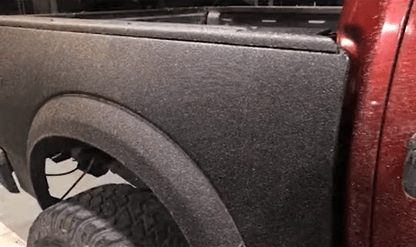 猛禽皮卡防护改装,车身局部喷涂猿金刚装甲防爆涂层再也不怕被剐蹭