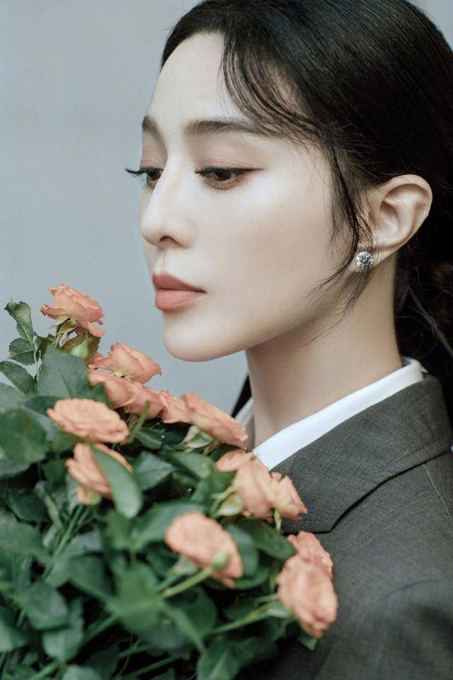 范冰冰受贾樟柯导演邀请参加艺术展首次绑日系丝带长发太美艳